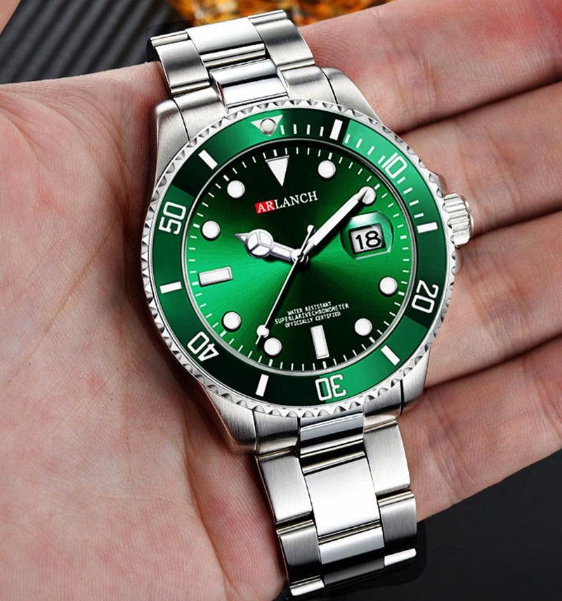 Moderne Herrenuhr aus Edelstahl